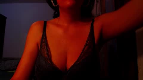 Snapshot of addicted2uts chatting on 10/02/25, 08:49 amy online show from 10/02/25, 08:49