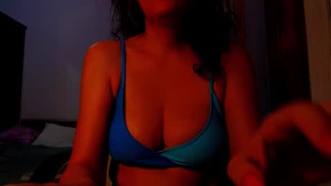 Snapshot of addicted2uts chatting on 10/08/25, 11:24 amy online show from 10/08/25, 11:24