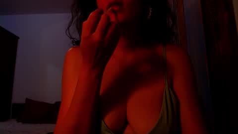 Snapshot of addicted2uts chatting on 10/16/25, 01:45 amy online show from 10/16/25, 01:45