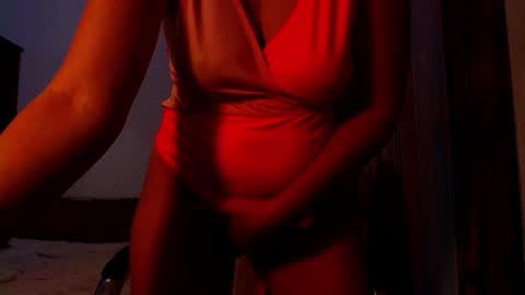 Snapshot of addicted2uts chatting on 10/17/25, 11:18 amy online show from 10/17/25, 11:18