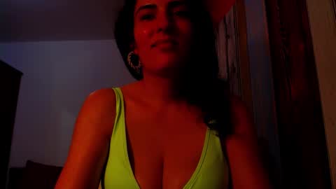 Snapshot of addicted2uts chatting on 10/20/25, 11:38 amy online show from 10/20/25, 11:38