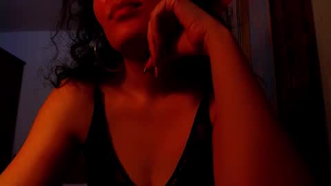 Snapshot of addicted2uts chatting on 10/21/25, 03:02 amy online show from 10/21/25, 03:02