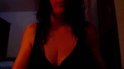 Snapshot of addicted2uts chatting on 11/03/25, 12:50 amy online show from 11/03/25, 12:50