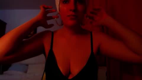 Snapshot of addicted2uts chatting on 02/03/26, 11:43 amy online show from 02/03/26, 11:43