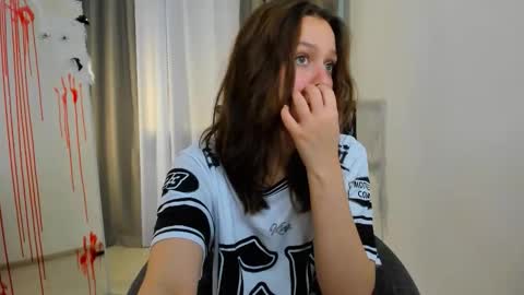 Snapshot of addy_moon chatting on 10/24/25, 04:14 Addy online show from 10/24/25, 04:14