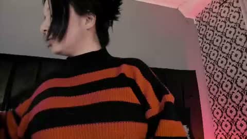 Snapshot of adeelinee chatting on 06/11/26, 07:45 Ade online show from 06/11/26, 07:45