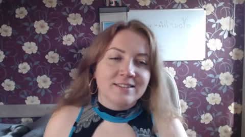 Snapshot of adel_redhead_ chatting on 06/10/26, 01:21 Adel online show from 06/10/26, 01:21