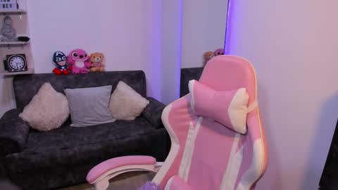 Snapshot of adela_parker chatting on 12/01/25, 05:51 Adela Parker online show from 12/01/25, 05:51