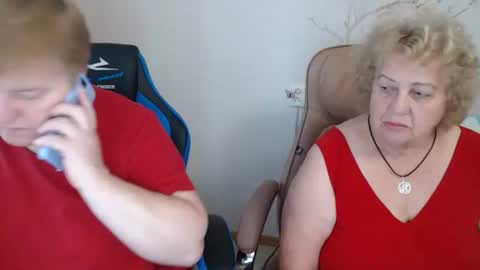 Snapshot of adelandsofia chatting on 09/17/25, 06:26 AdelAndSofia online show from 09/17/25, 06:26