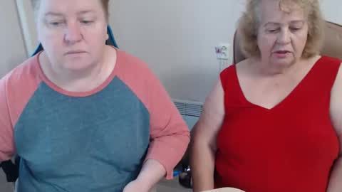 Snapshot of adelandsofia chatting on 12/02/25, 09:03 AdelAndSofia online show from 12/02/25, 09:03