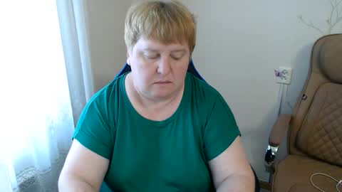 Snapshot of adelandsofia chatting on 06/08/26, 03:56 AdelAndSofia online show from 06/08/26, 03:56