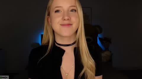 Snapshot of adele_armas chatting on 02/14/26, 09:11 Adele online show from 02/14/26, 09:11