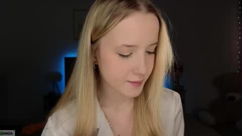 Snapshot of adele_armas chatting on 02/19/26, 09:33 Adele online show from 02/19/26, 09:33