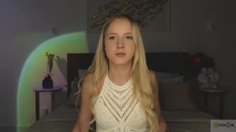 Adele online show from 03/18/26, 09:18