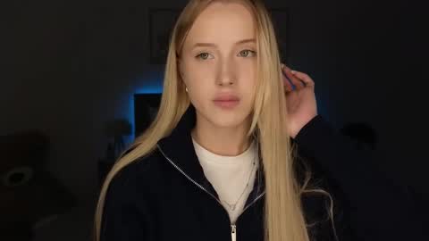 Adele online show from 04/17/26, 08:45