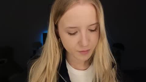 Adele online show from 04/19/26, 08:44