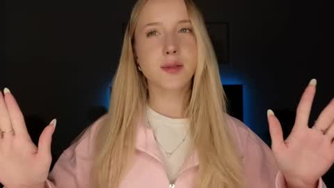 Adele online show from 04/21/26, 08:44