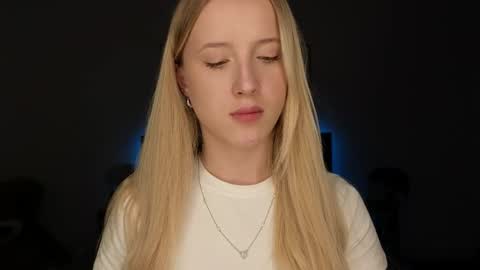 Adele online show from 04/22/26, 08:32