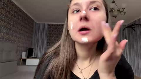 Snapshot of adeleapel chatting on 03/19/26, 12:09 Poly online show from 03/19/26, 12:09