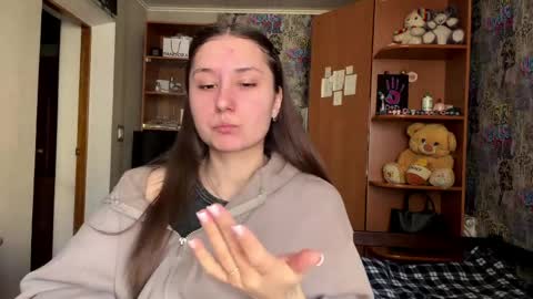 Snapshot of adeleapel chatting on 03/25/26, 09:15 Poly online show from 03/25/26, 09:15