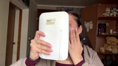 Snapshot of adeleapel chatting on 03/26/26, 07:25 Poly online show from 03/26/26, 07:25