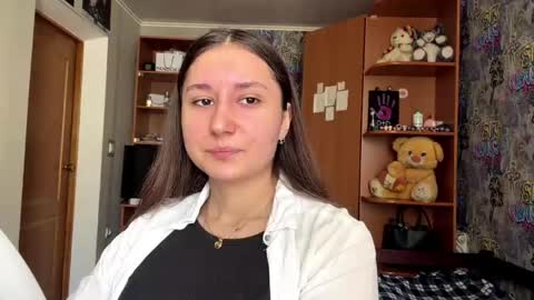 Snapshot of adeleapel chatting on 04/12/26, 08:30 Poly online show from 04/12/26, 08:30