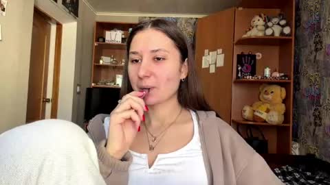 Snapshot of adeleapel chatting on 04/15/26, 09:05 Poly online show from 04/15/26, 09:05