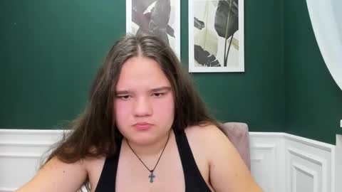 Snapshot of adelecruzz chatting on 01/23/25, 01:45 adelecruzz online show from 01/23/25, 01:45