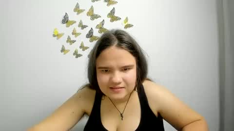 Snapshot of adelecruzz chatting on 02/01/25, 04:11 adelecruzz online show from 02/01/25, 04:11