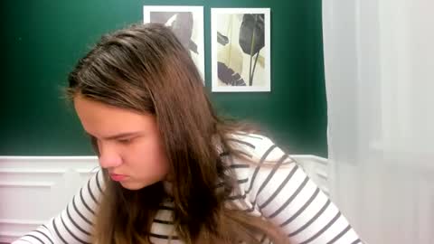 Snapshot of adelecruzz chatting on 02/09/25, 04:29 adelecruzz online show from 02/09/25, 04:29