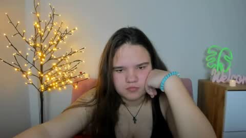 Snapshot of adelecruzz chatting on 02/20/25, 01:40 adelecruzz online show from 02/20/25, 01:40