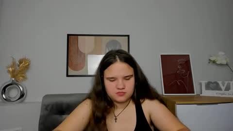 Snapshot of adelecruzz chatting on 03/01/25, 01:18 adelecruzz online show from 03/01/25, 01:18