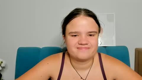 Snapshot of adelecruzz chatting on 10/02/25, 12:23 adelecruzz online show from 10/02/25, 12:23