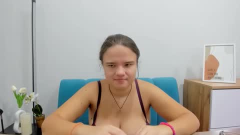 Snapshot of adelecruzz chatting on 10/11/25, 07:29 adelecruzz online show from 10/11/25, 07:29