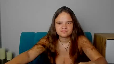 Snapshot of adelecruzz chatting on 06/18/26, 11:47 adelecruzz online show from 06/18/26, 11:47