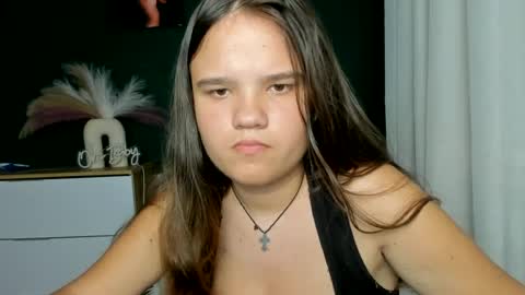 Snapshot of adelecruzz chatting on 06/21/26, 12:08 adelecruzz online show from 06/21/26, 12:08