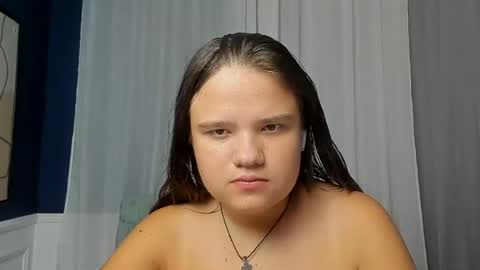 Snapshot of adelecruzz chatting on 07/17/26, 11:50 adelecruzz online show from 07/17/26, 11:50