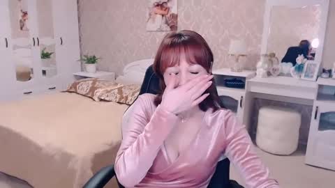 Snapshot of adelemoran chatting on 01/19/25, 10:39 AdeleMoran online show from 01/19/25, 10:39