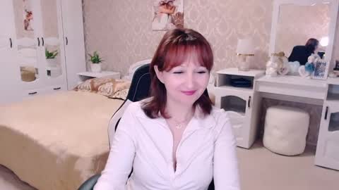 Snapshot of adelemoran chatting on 03/03/25, 12:15 AdeleMoran online show from 03/03/25, 12:15