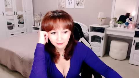 Snapshot of adelemoran chatting on 07/19/26, 07:39 AdeleMoran online show from 07/19/26, 07:39