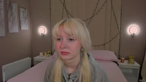 adelesilvy online show from 06/03/26, 01:52