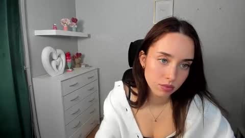 Adele online show from 03/11/26, 07:03