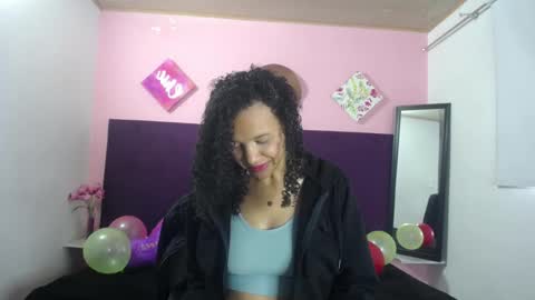 Snapshot of adeleth_blue chatting on 10/17/25, 12:41 Adeleth online show from 10/17/25, 12:41