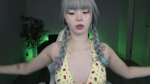 adelina__flower online show from 04/01/26, 01:39