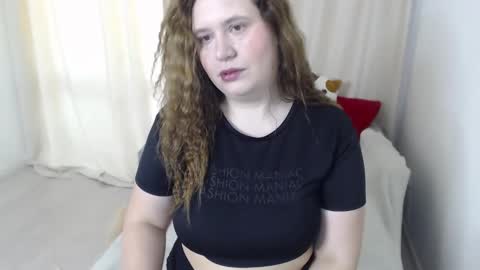 Snapshot of adelinalawson chatting on 03/05/25, 05:29 adelinalawson online show from 03/05/25, 05:29