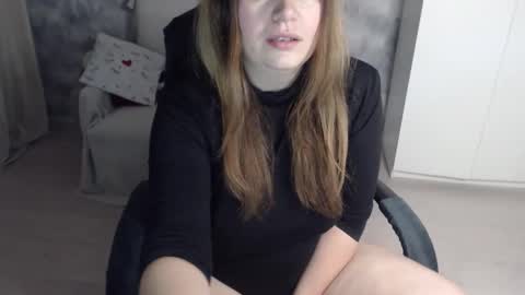 Snapshot of adelinalawson chatting on 11/24/25, 06:07 adelinalawson online show from 11/24/25, 06:07