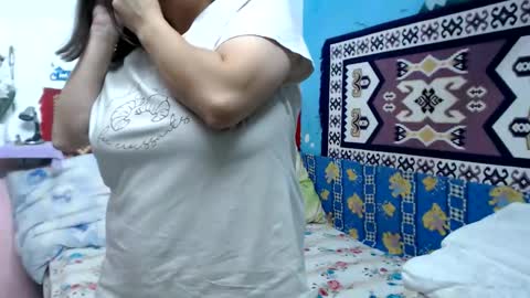 Snapshot of adelineblueeyes chatting on 10/10/25, 10:36 Larisa online show from 10/10/25, 10:36