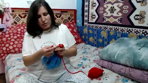 Snapshot of adelineblueeyes chatting on 10/31/25, 10:38 Larisa online show from 10/31/25, 10:38