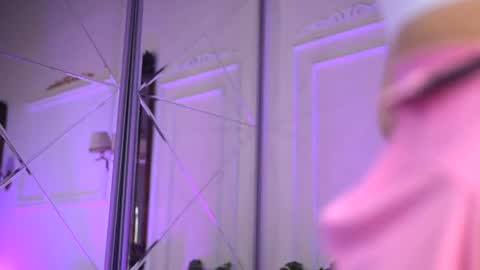 Snapshot of adelineking chatting on 03/02/25, 03:13 Ade online show from 03/02/25, 03:13