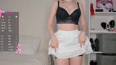 Snapshot of adelins_peach chatting on 01/15/26, 11:04 adelins_peach online show from 01/15/26, 11:04